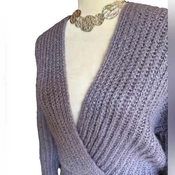 Forever 21 Sweaters - Forever 21 Lavender Deep-V Sweater